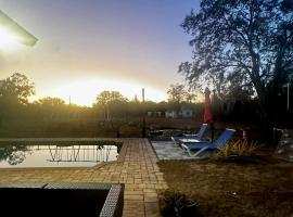 Charming Private Suite Near Scenic Trails, hotel en Clermont