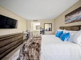 Lux Mins To Atrium Health and Downtown Airport