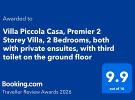 Villa Piccola Casa, Premier 2 Storey Villa, 2 Bedrooms, both with private ensuites, with third toilet on the ground floor, hótel í Pokolbin