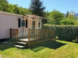 Mobil Home Confortable avec Terrasse pour 4 Personnes - API-1-52-1678