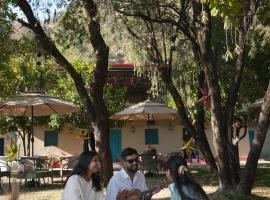 NAMOH e VIRAASAT, hotel v destinácii Chopta