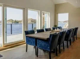 Modern Fishing Cabin With Sea View At Kalvaneset