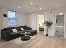 Apt Croydon, 1 Min walk to Train