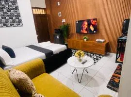 Mo Homes studio
