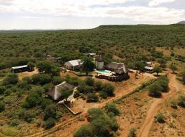 Outeniqua Guest & Hunting Farm, hotel with pools in Okahandja