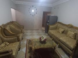 Cairo, 15th of May City, Neighborhood 12, Building 4, Apartment 1, hotelli kohteessa Ḩulwān