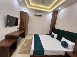 Hotel Bliss Inn & Terrace, viešbutis mieste Miratas