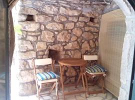 Calypso's Cave the Apartment for Animal Lovers, hotel in Babino Polje