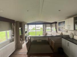 Shells at Sandylands, Hotel in Stevenston