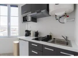 Studio lumineux, cosy et bien équipé