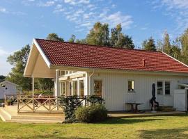 Seafront Holiday Home by Gullmarsfjord, hotel a Brastad
