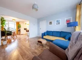 Cozy 3 Bedroom Home Perfect for Longer Stays