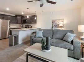 Landing Stunning 1BD Pool Gym