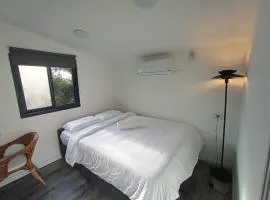 יחידת אירוח באבני איתן