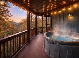 4 BR Mountain Cabin with Hot Tub & Fire Pit in GA