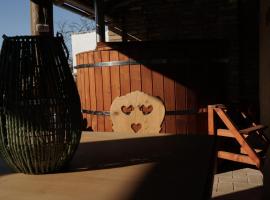 Lomb Lak Vendégház، فندق في Kozármisleny