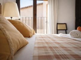 Casa amb llar de foc - Casa Anina, hotel a Montsonís