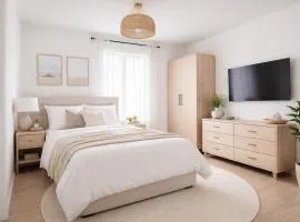 Stunning 2 Bed 2 Bath Flat Sleeps 6