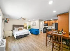 Bird House Pet-Friendly Studio, near Dollywood