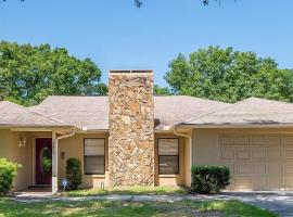 Mulberry Haven Sunroom BackYard Near Orlando, hotel u gradu Mulberry