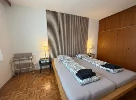 Ruhige, klimatisierte Wohnung nahe Zentrum & Bahnhof