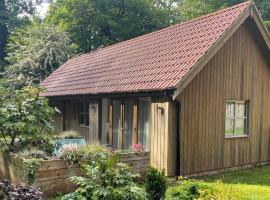 Maple Lodge, wooded retreat atop the Mendips, hotel di Ubley