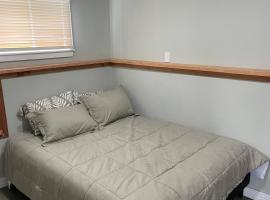 Oakhill Oasis guest house, hotel v destinácii Moores Mills