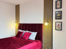 Riverside Apartment, хотел в Лугож