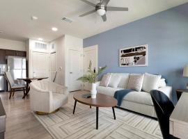 Landing Stylish 1BD Clubhouse Gym โรงแรมในLockhart