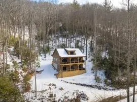 Luxury MTN Retreat Near Boone & West Jefferson Hot Tub