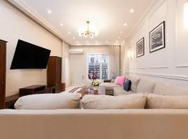 High-Ceiling Iconic khan Walk to Tahrir & AUC