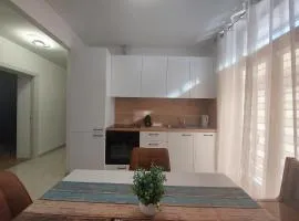 SUNSHINE- 2 minutes walk to Bernina Express