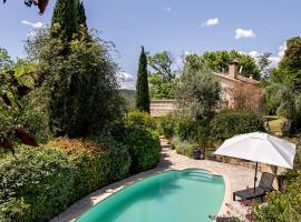Magnificent villa very quiet, swimming pool, greenery, fenced garden, spectacular view, hotel i Claviers