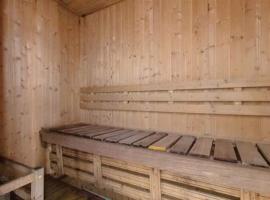 Birch Tower Condominium Malate، فندق في Sampong