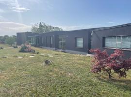 Hotel Araz, viešbutis mieste Llano