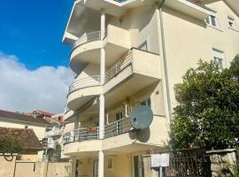 Apartments Teodo: Tivat şehrinde bir otel