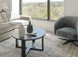 Landing Modern 2BD Rooftop Lounge Gym