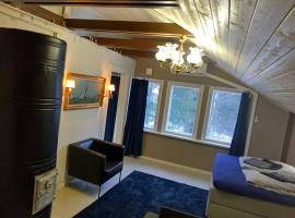 Navy Condo for 6, free parking, Hotel in Turku