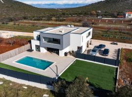 Villa Podversie, Hotel in Debeljak