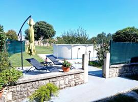 Apartment Glavani with Pool, hotel a Barban