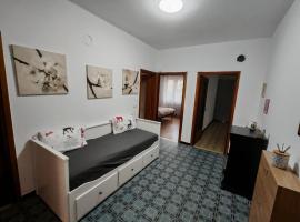 Appartamento Pini Nicolina s2: Tirano'da bir otel