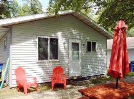 Cabin 4 | Moonbeam, hotel v mestu Nevis