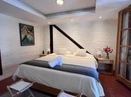 Modern Apartment with Private Balcony