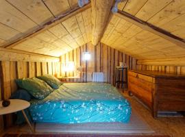 Maisonnette cocooning, ancien four à pain, hotel i Saint-Éloy-la-Glacière