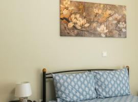 Central Cozy Apartment 2, hotel din Sparti