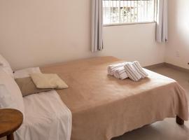 aeroporto e praia loft espaçoso, khách sạn ở Vitória