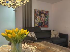 FERIENWOHNUNG TRUNK direkt an den Weinbergen, Parkplatz, Terrasse mit Grill und Lounge, Hotel in Roschbach