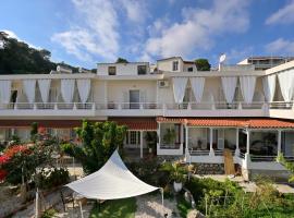 Gioula's Residence, hotell i Patitiri