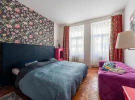 Cozy Central apartment by Charles Square