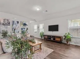 Spacious 3BR 2BA Family Home in Conroe